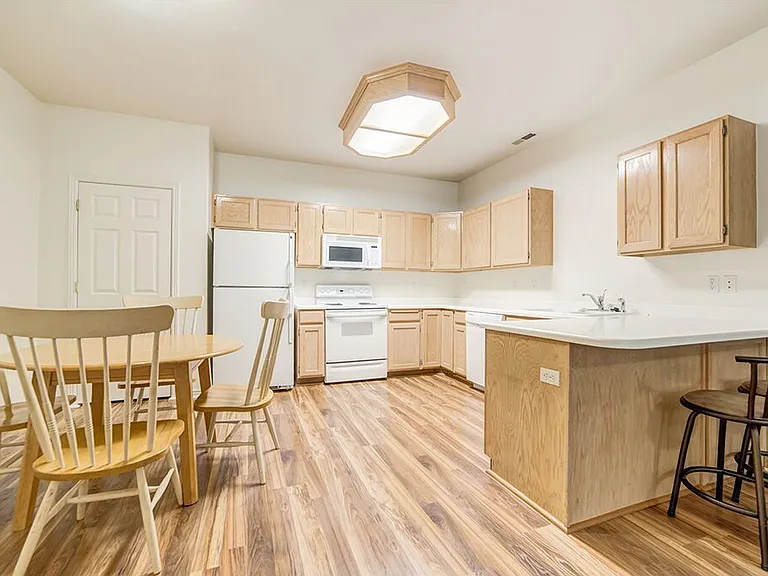 363 N Belmont Pl #342 — Photo 2
