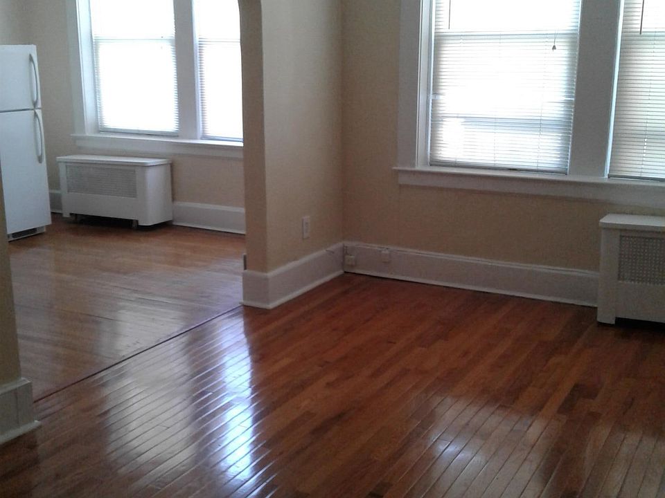 2nd image of 187 Maplewood Ave APT 8