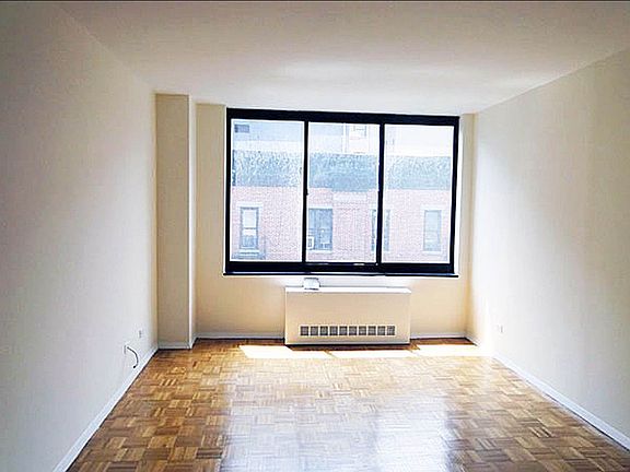 5th image of 215 W 95th St APT 6F
