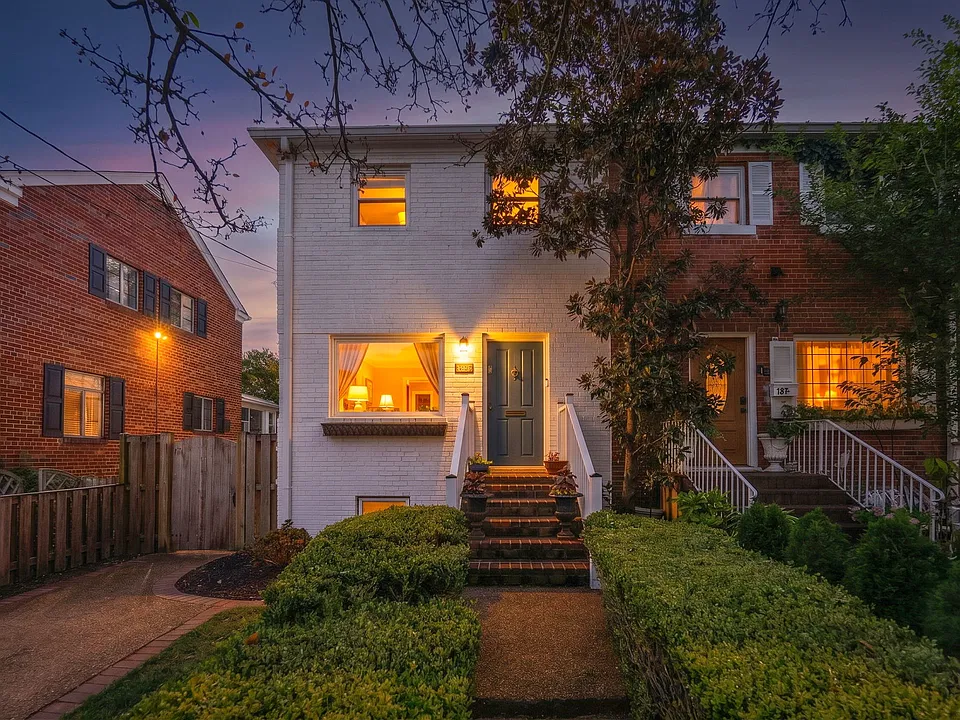 19 E Custis Ave #A