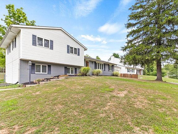 2nd image of 1724 Evergreen Ct