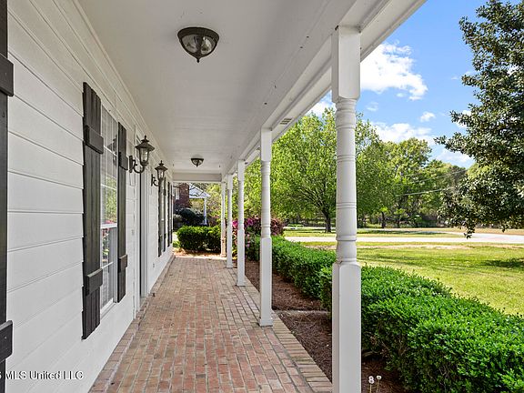 5th image of 113 Golden Ln