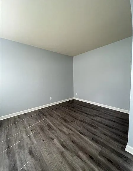 921 Prather Ct — Photo 6
