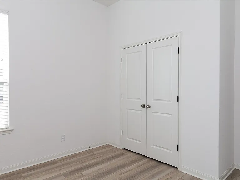 5303 Bruno St — Photo 15
