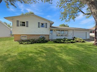 1612 Carolina Dr, Rantoul, IL 61866