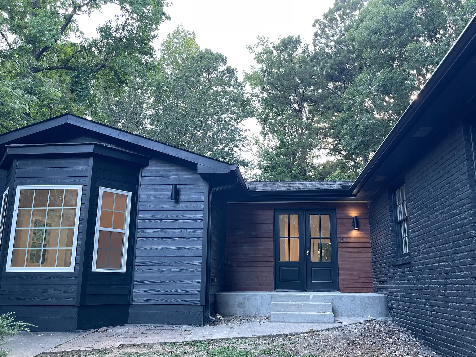 4 bed, 2082 sqft, $2,695 — Photo 1