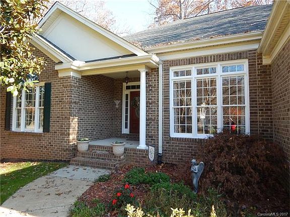 2nd image of 160 Fernbrook Dr #69