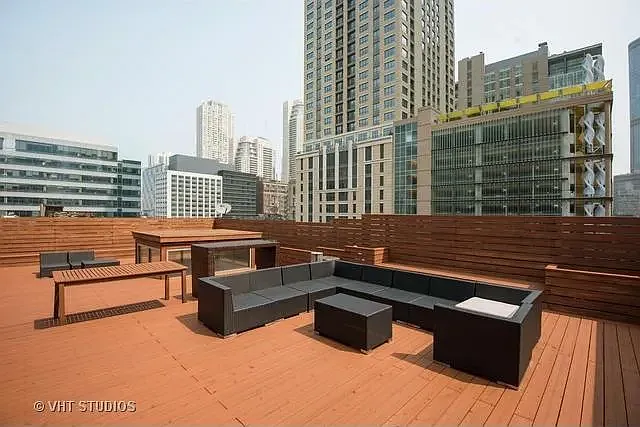 110 W Kinzie St #5 — Photo 14