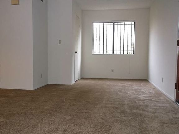 4th image of 130 N Marengo Ave APT B