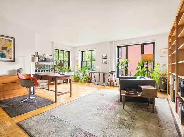 325 Clinton Ave APT 4G, Brooklyn, NY 11205