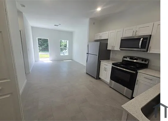 2 bed, 968 sqft, $1,600 — Photo 4