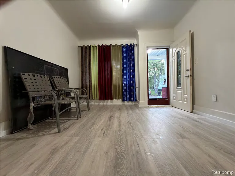 17196 Shields Ave — Photo 22