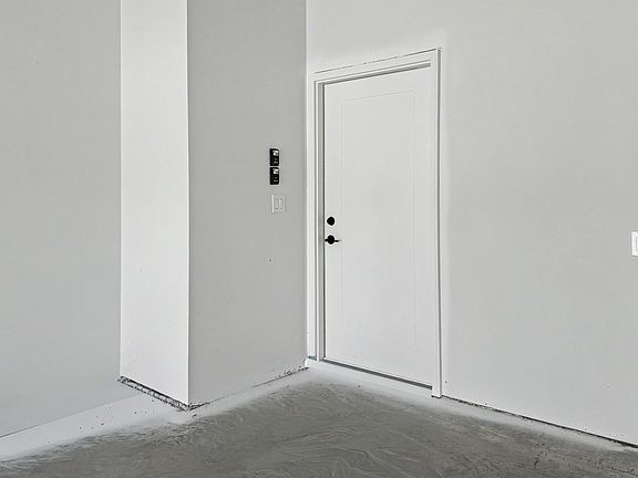 3rd image of 606 Kevin Rd