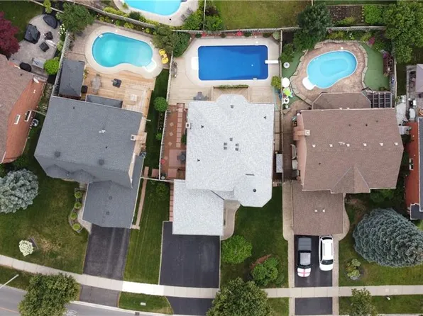 17 Eaton St, Halton Hills, ON L7G 5L4