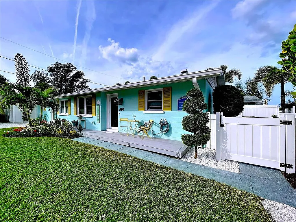 2 bed, 2.0 bath, 735 sqft, $3,000 — Photo 4