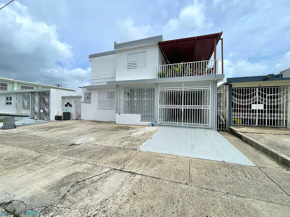 470 Calle Santa Marina