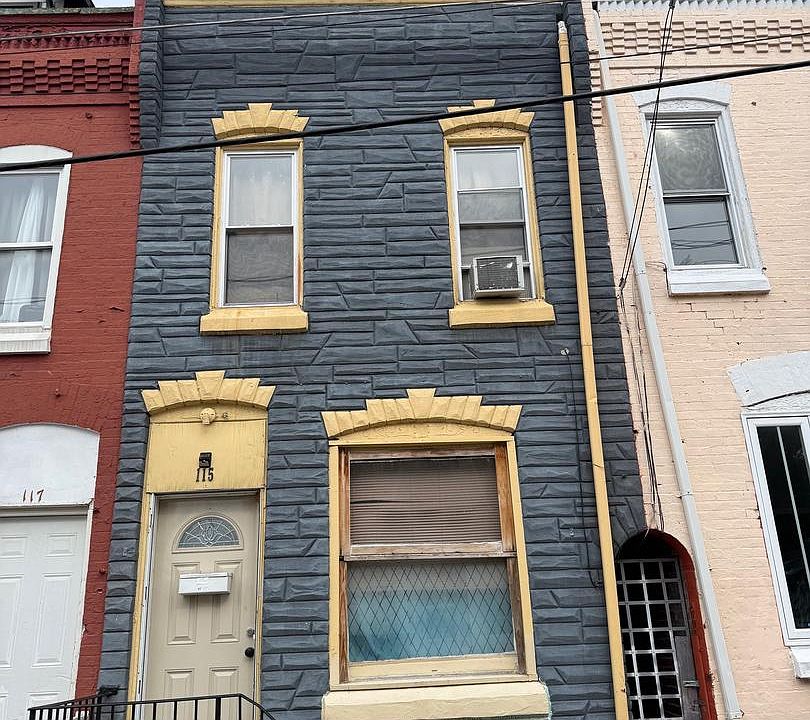 1st image of 115 W Elm St