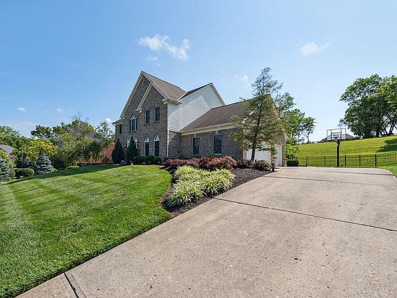 2nd image of 8458 Tennyson Ct