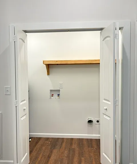 2520 Booker St — Photo 4