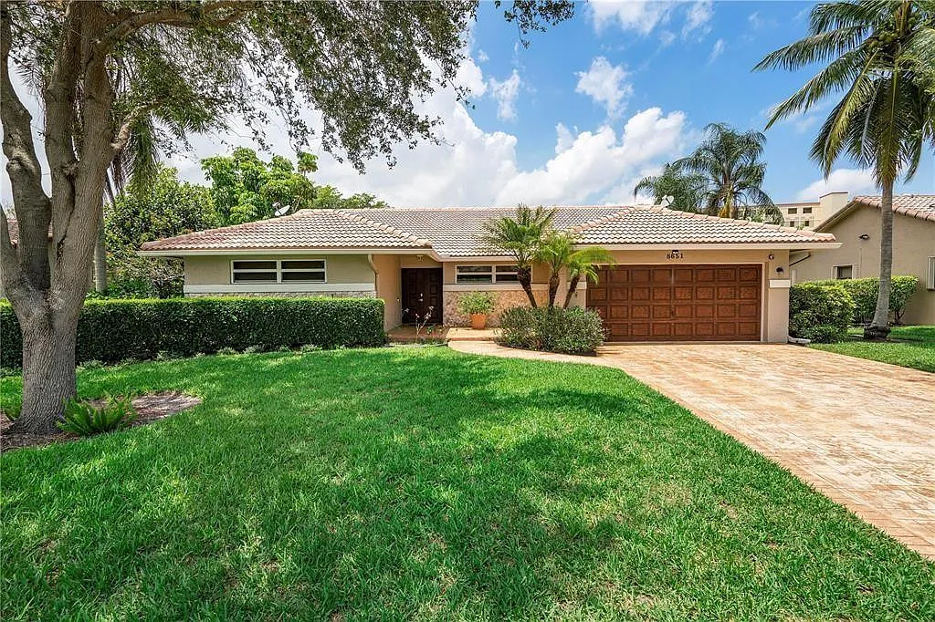 4 bed, 3.0 bath, 1990 sqft, $5,000 — Photo 1