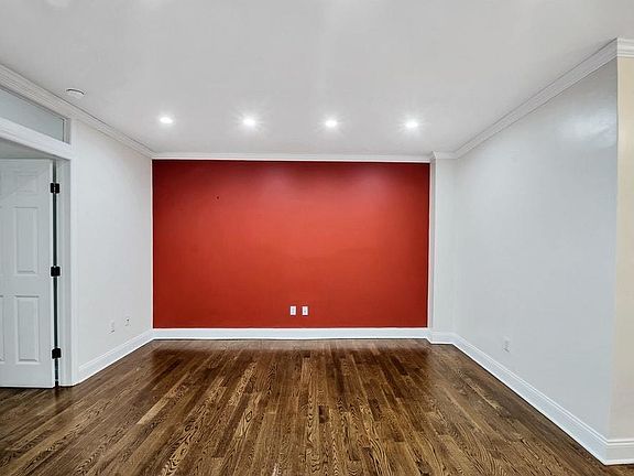 2nd image of 6 E 36th St #5