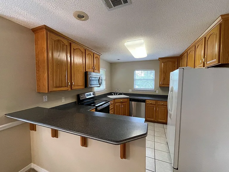 205 Wedgewood Ln — Photo 9
