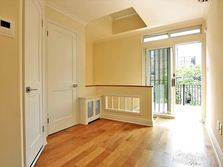 130 W 75th St #2E — Photo 12
