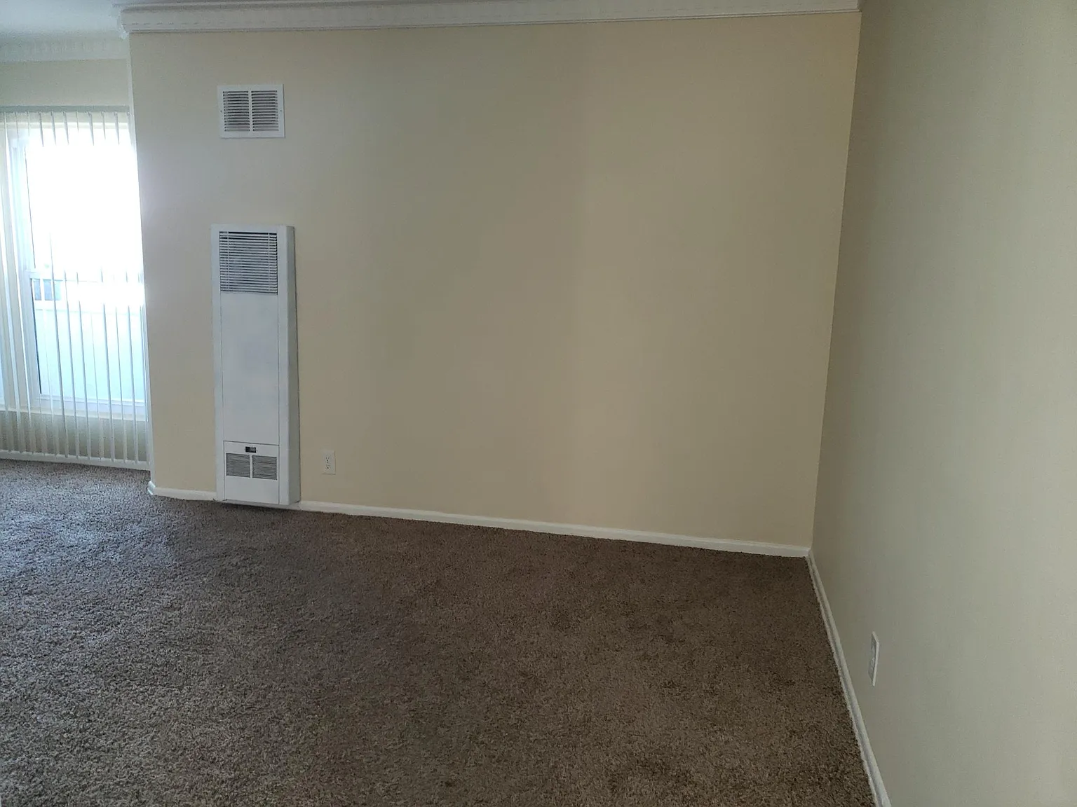2 bed, 900 sqft, $2,050 — Photo 2
