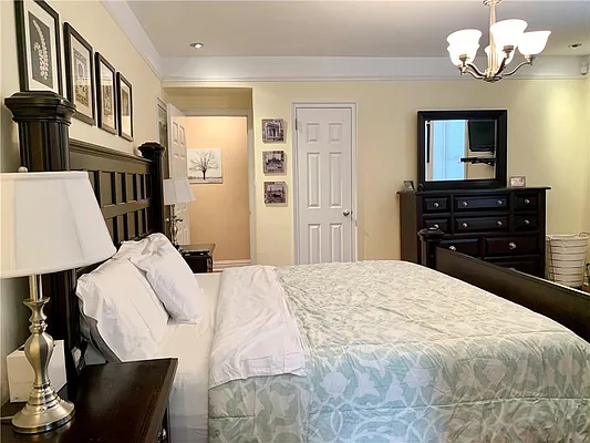 Sold by Remax Real Estate Professionals | media 7