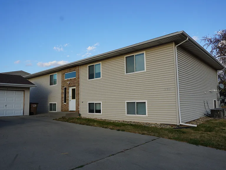 1400 E Rushmore Dr #2 — Photo 1