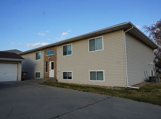 1400 E Rushmore Dr APT 2, Brandon, SD 57005