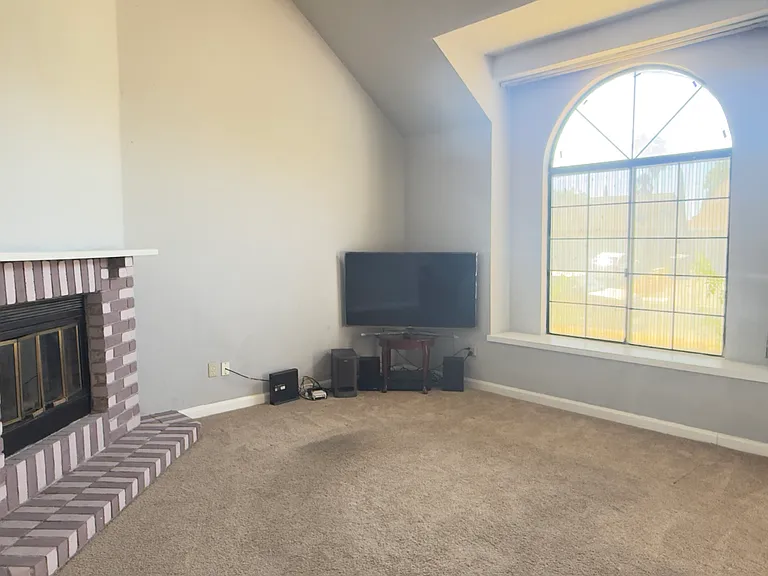 4873 Tomasini Way — Photo 3