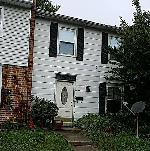 1st image of 234 Knightsmanor Ct