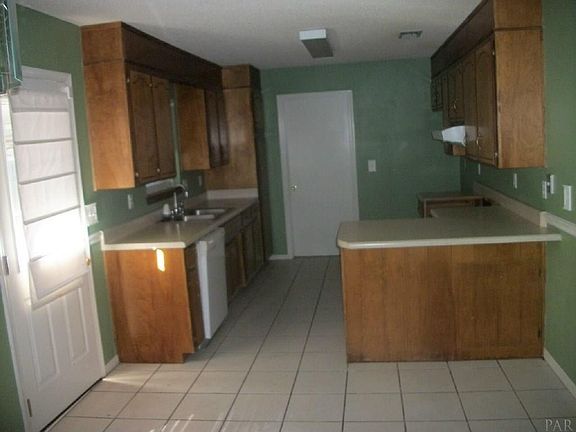 5th image of 577 Bob White Ln