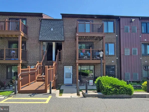 5200 Hilltop Dr APT A2, Brookhaven, PA 19015