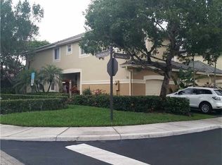 2052 Hacienda Ter, Weston, FL 33327