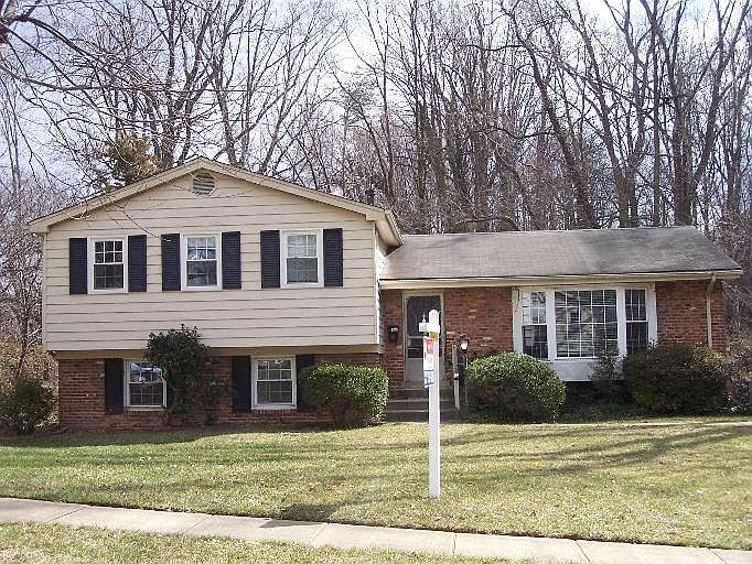 1st image of 3121 Savoy Dr