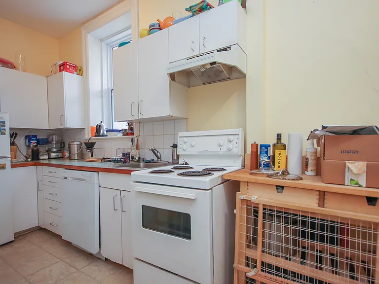 260 Somerset St W #1 — Photo 8