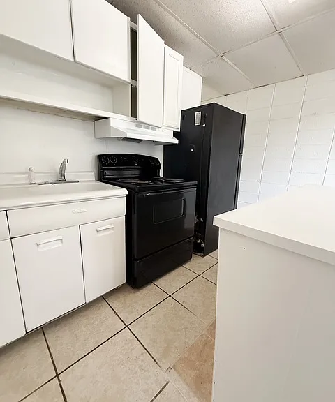 1110 Carswell Ave #A — Photo 1