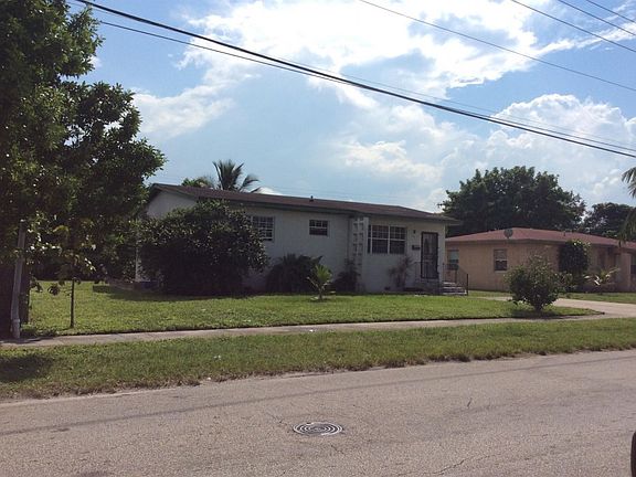 3rd image of 240 NW 191st St