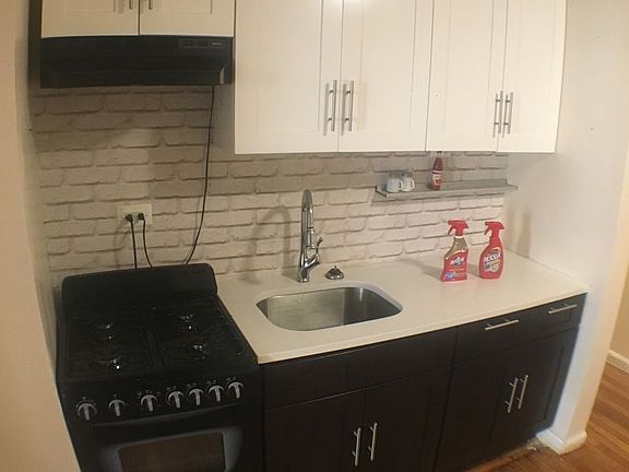 3rd image of 520 E 21st St APT 2D
