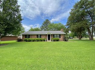 211 N Buckingham St, Okolona, MS 38860