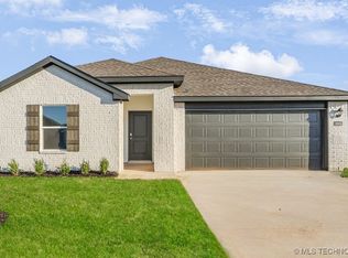 8606 E El Paso St, Broken Arrow, OK 74014