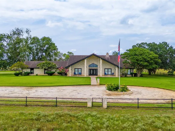 1460 E State Hwy #87, Nixon, TX 78140