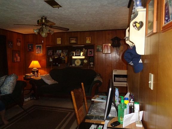 5th image of 405 Horne St
