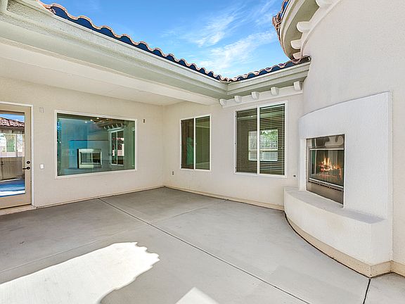 3rd image of 2720 Desert Troon St