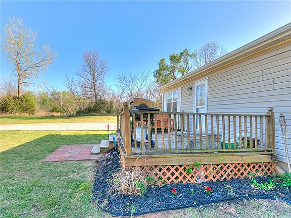 4th image of 907 Park Ln