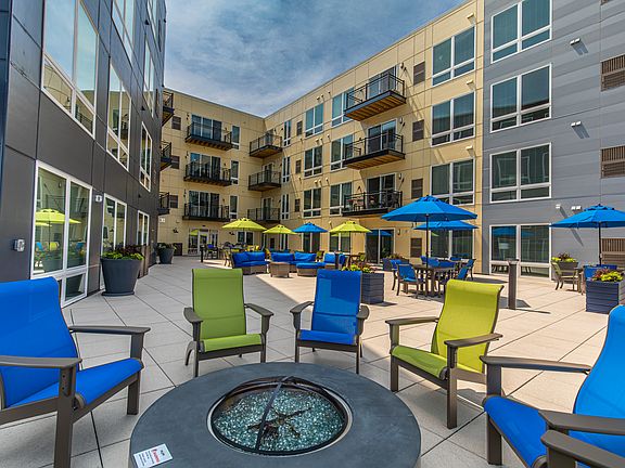 5th image of 215 Main St #427