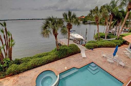 2nd image of 2120 Tanglewood Way NE