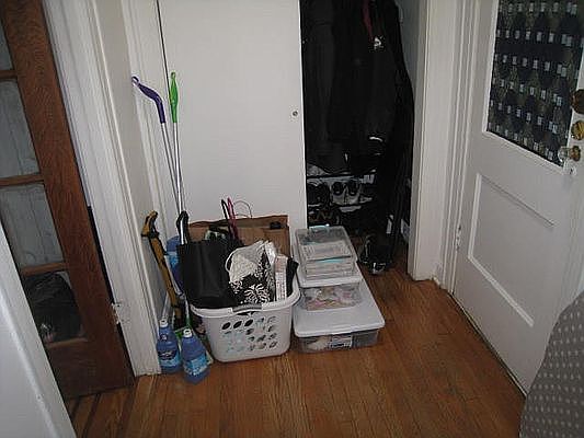 3rd image of 2325 33rd St APT 1R